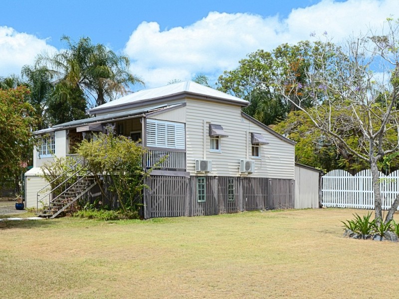 4-6 Charles Street, Howard QLD 4659