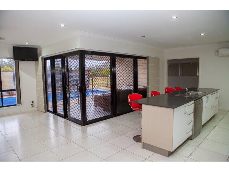 6 Fulmar Court, Burrum Heads QLD 4659