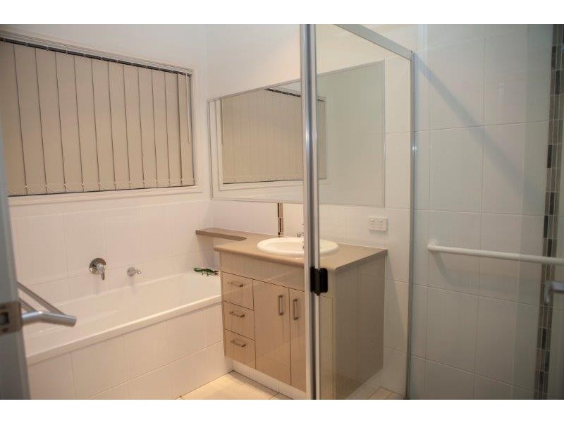 6 Fulmar Court, Burrum Heads QLD 4659