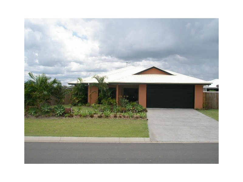 33 Traviston Way, Burrum Heads QLD 4659