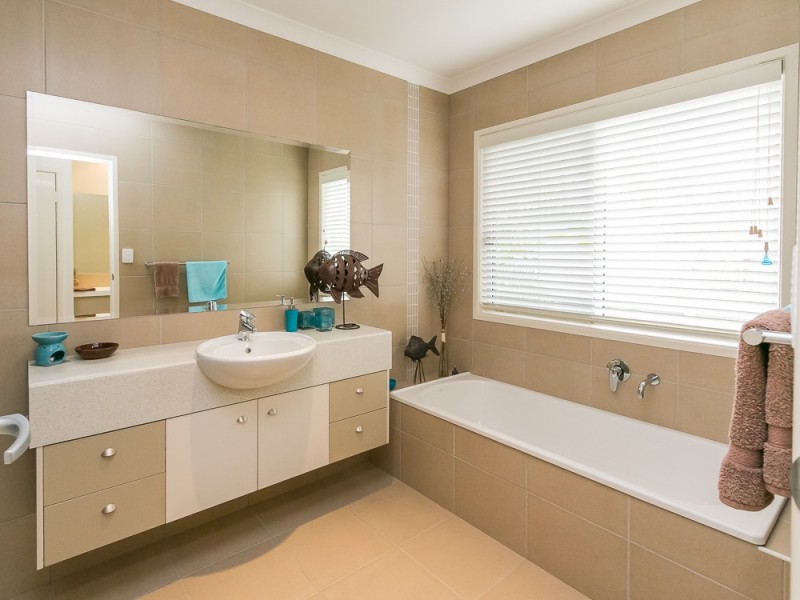54 Traviston Way, Burrum Heads QLD 4659