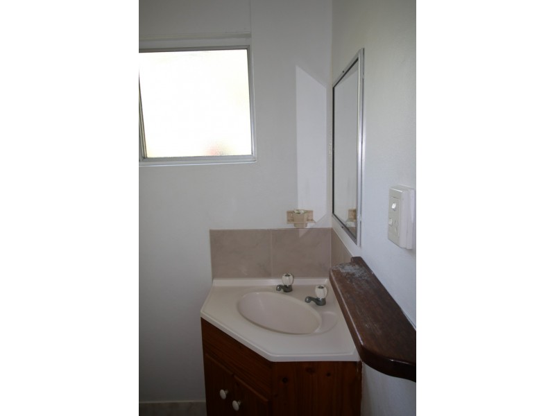 90 (Unit) Burrum Street, Burrum Heads QLD 4659