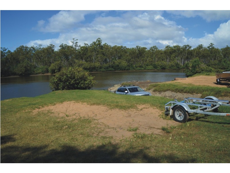59 Marina Dve, Pacific Haven QLD 4659