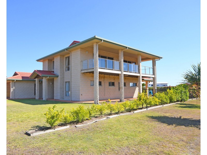37 BARRAMUNDI DRIVE, Burrum Heads QLD 4659