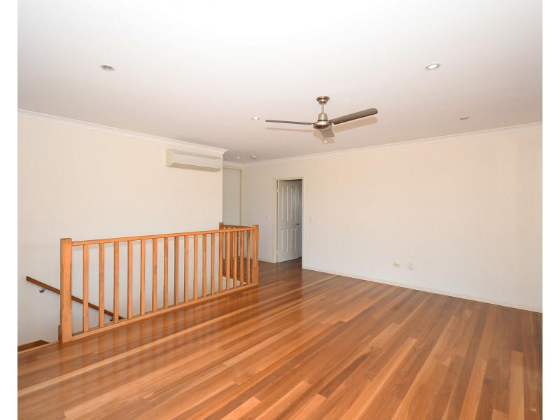 37 BARRAMUNDI DRIVE, Burrum Heads QLD 4659
