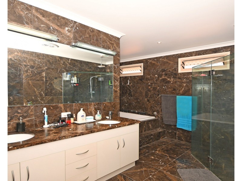 37 BARRAMUNDI DRIVE, Burrum Heads QLD 4659
