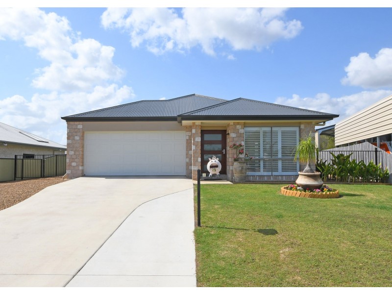 25 Lakes Boulevard, Burrum Heads QLD 4659