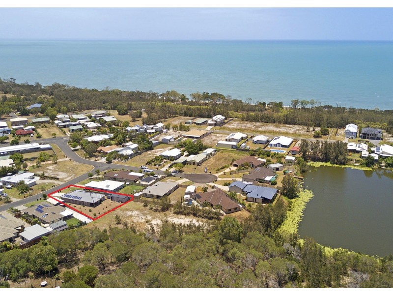 25 Lakes Boulevard, Burrum Heads QLD 4659