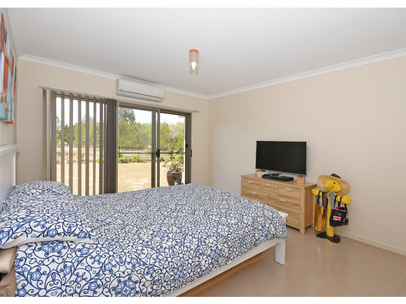 25 Lakes Boulevard, Burrum Heads QLD 4659