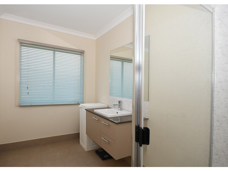 25 Lakes Boulevard, Burrum Heads QLD 4659