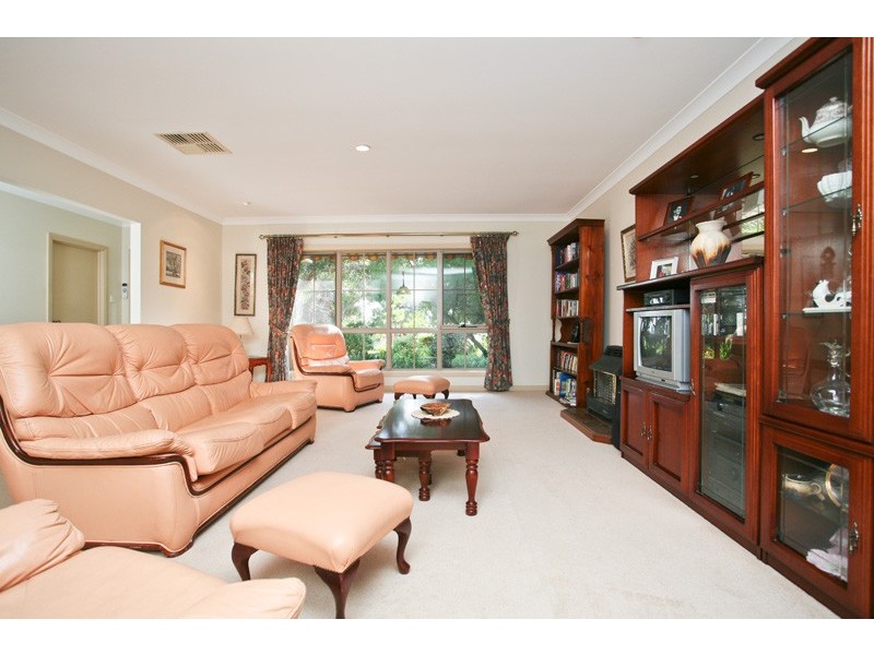 8 Honeysuckle Drive, Hillbank SA 5112