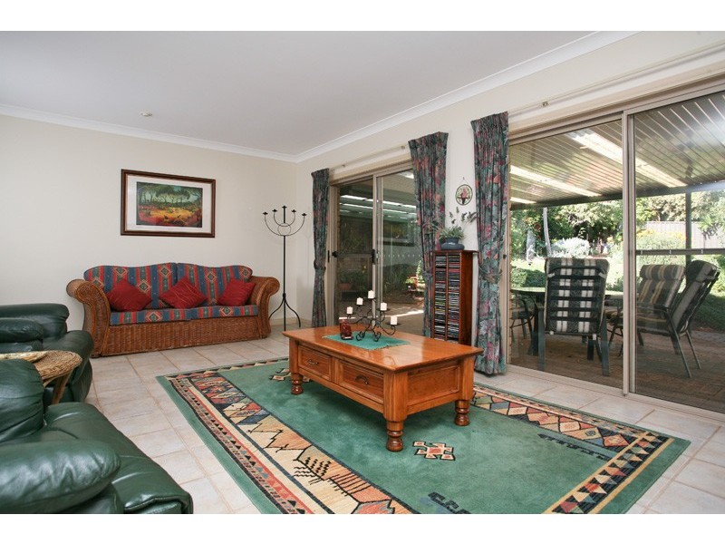 8 Honeysuckle Drive, Hillbank SA 5112