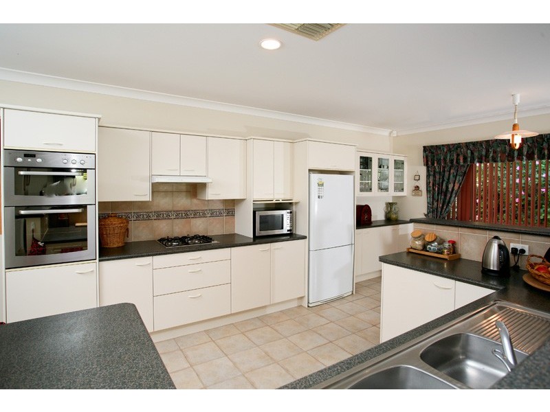 8 Honeysuckle Drive, Hillbank SA 5112