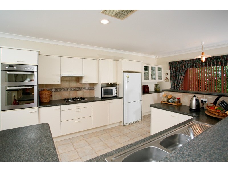 8 Honeysuckle Drive, Hillbank SA 5112