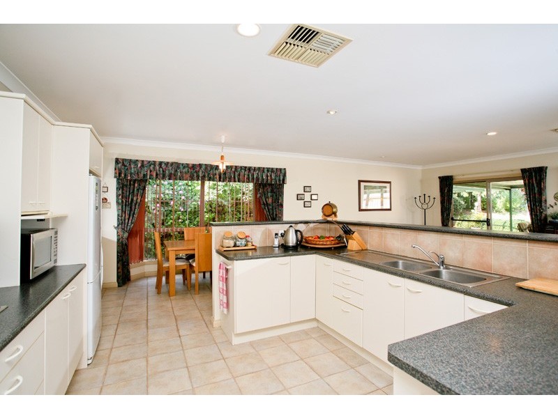 8 Honeysuckle Drive, Hillbank SA 5112