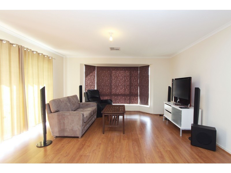 27 Everest Avenue, Andrews Farm SA 5114