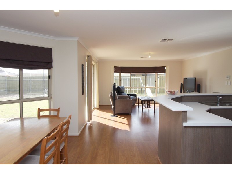 27 Everest Avenue, Andrews Farm SA 5114