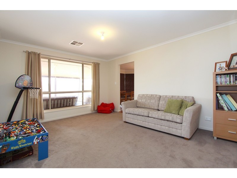 27 Everest Avenue, Andrews Farm SA 5114