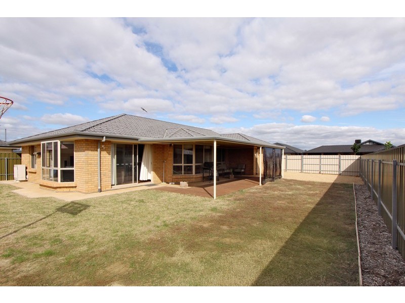 27 Everest Avenue, Andrews Farm SA 5114