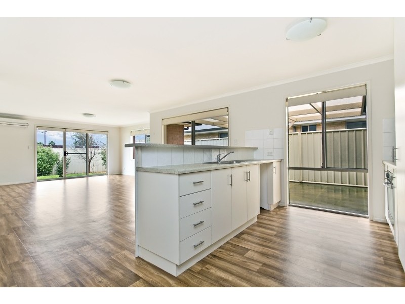 40 Strathaird Boulevard, Smithfield SA 5114