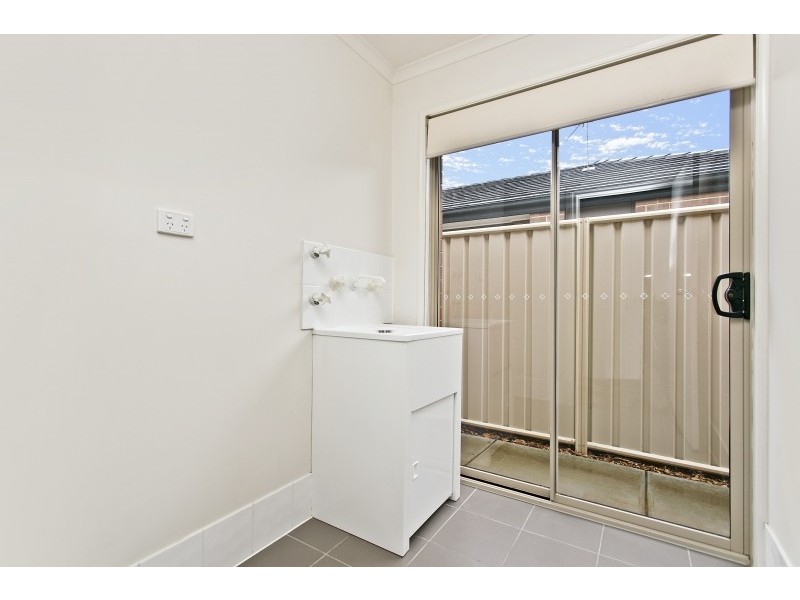 40 Strathaird Boulevard, Smithfield SA 5114
