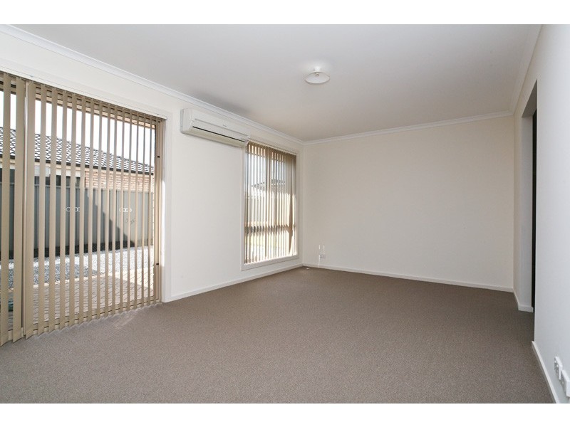 27 Lakeside Drive, Andrews Farm SA 5114