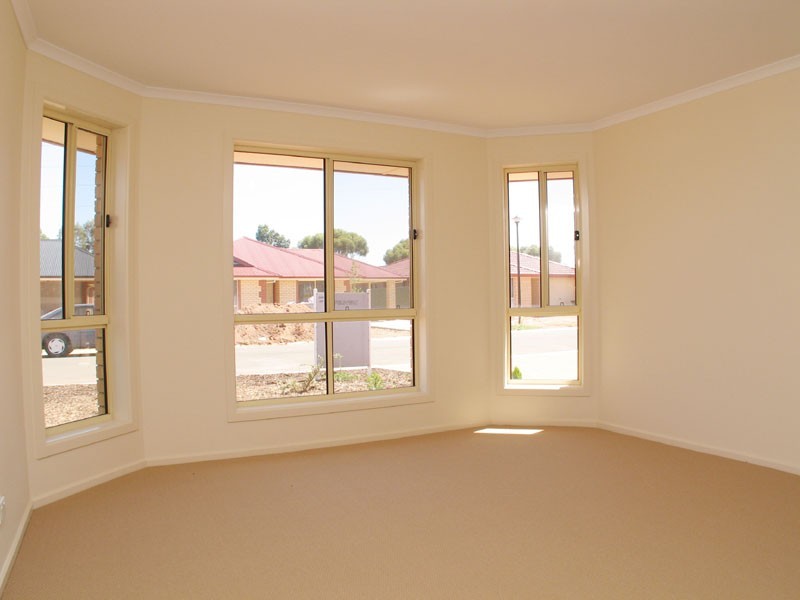 PROPERTY LEASED, Munno Para West SA 5115