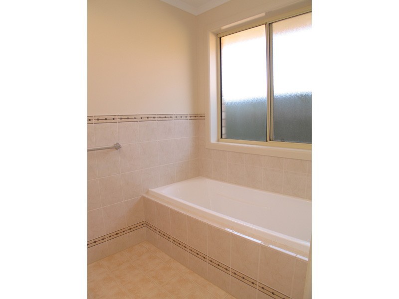 PROPERTY LEASED, Munno Para West SA 5115