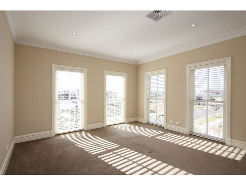 13 Isla Circuit, Mawson Lakes SA 5095