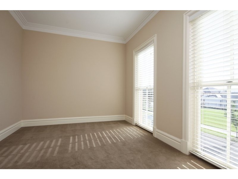 13 Isla Circuit, Mawson Lakes SA 5095