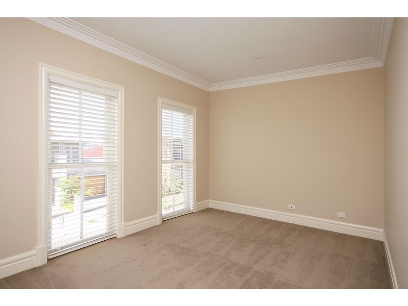 13 Isla Circuit, Mawson Lakes SA 5095