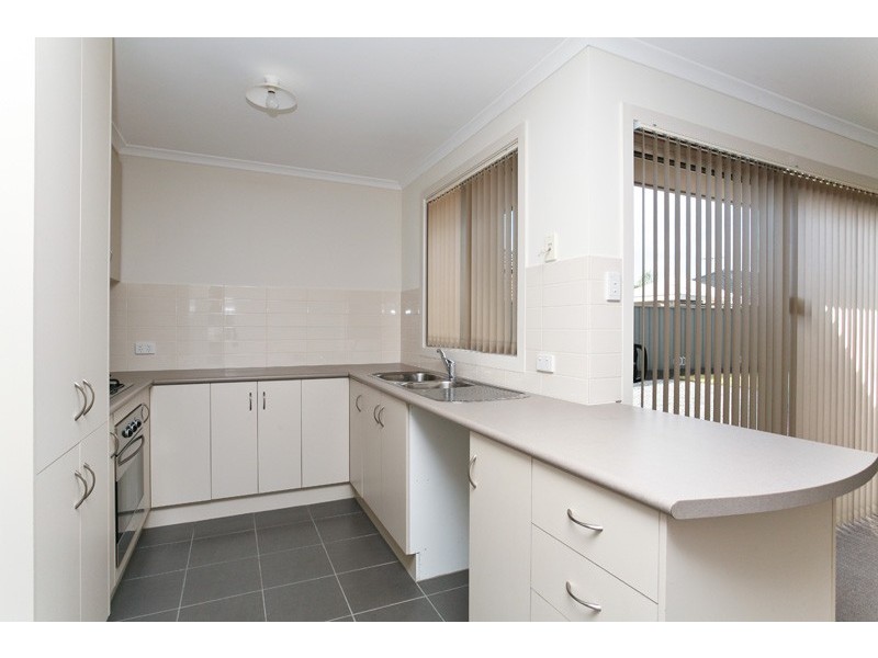 27 Lakeside Drive, Andrews Farm SA 5114