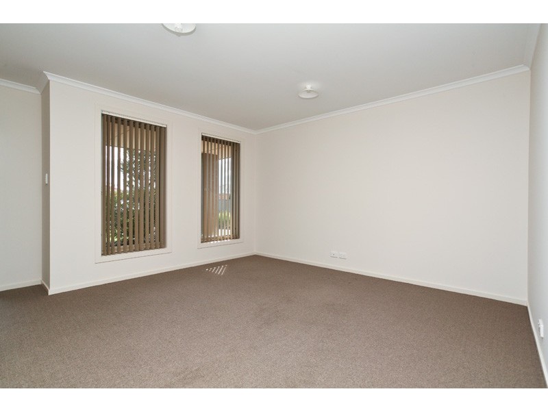 27 Lakeside Drive, Andrews Farm SA 5114