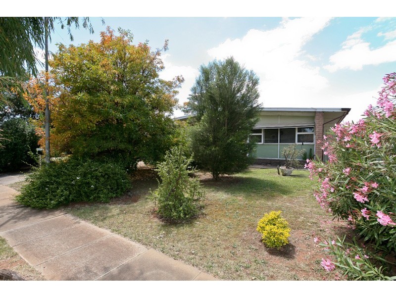 4 Nutt Street, Elizabeth Downs SA 5113