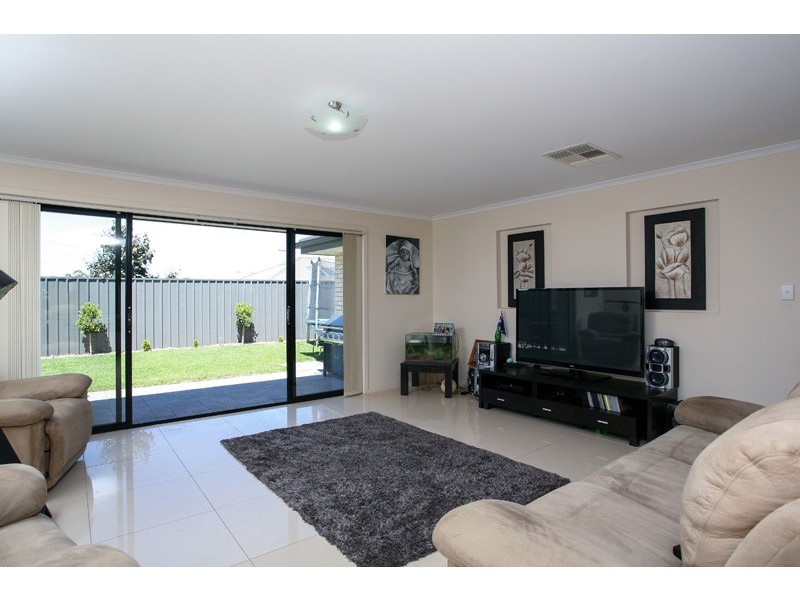 43 Flannery Crescent, Andrews Farm SA 5114