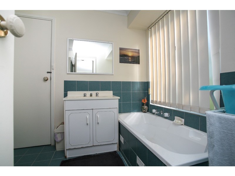 27 Holmes Street, Willaston SA 5118