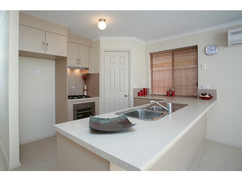 4 Oriana Court, Smithfield SA 5114