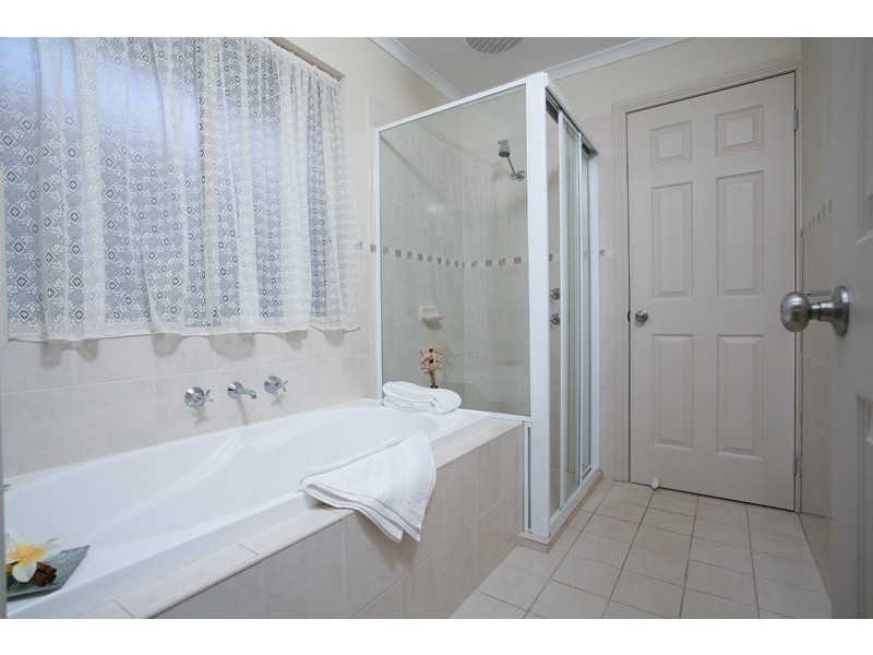 4 Oriana Court, Smithfield SA 5114