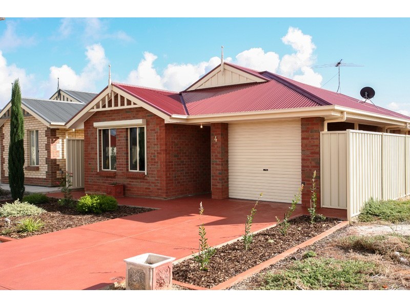 4 Oriana Court, Smithfield SA 5114