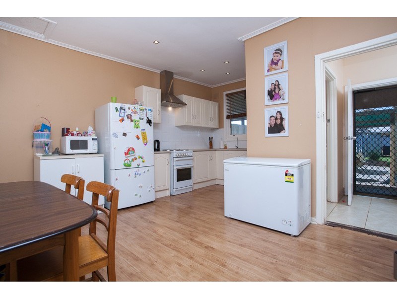 35 Mofflin Road, Elizabeth Grove SA 5112