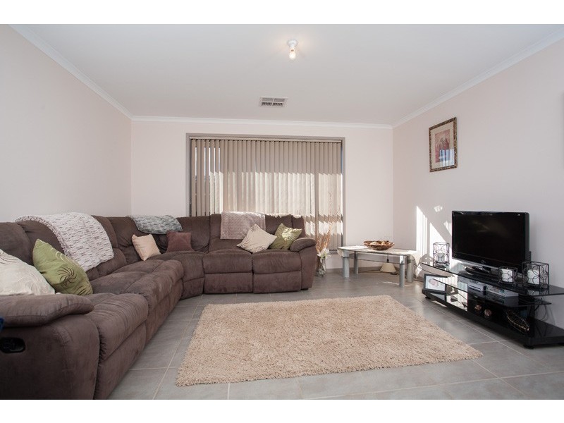 47 Coonawarra Avenue, Andrews Farm SA 5114