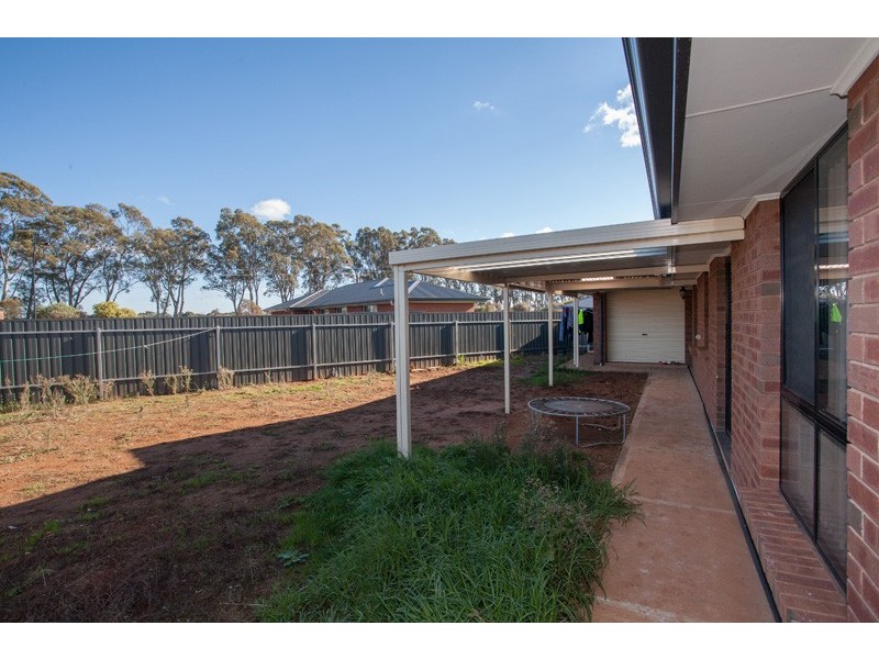 47 Coonawarra Avenue, Andrews Farm SA 5114