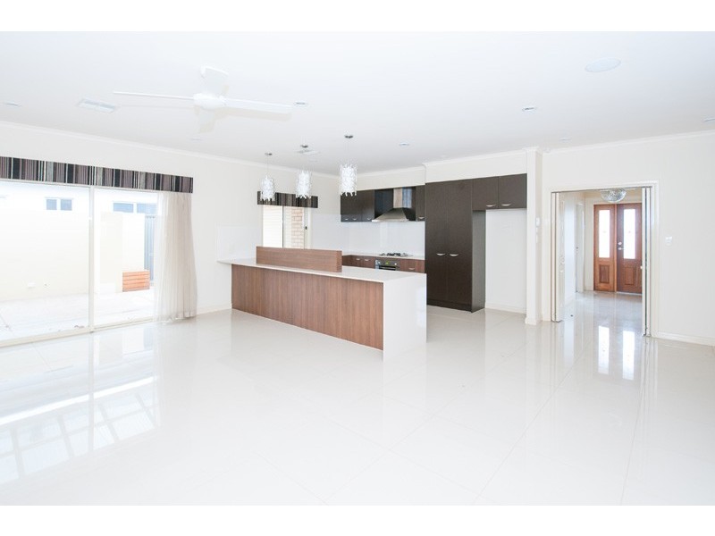 1 Hawick Ave, Blakeview SA 5114