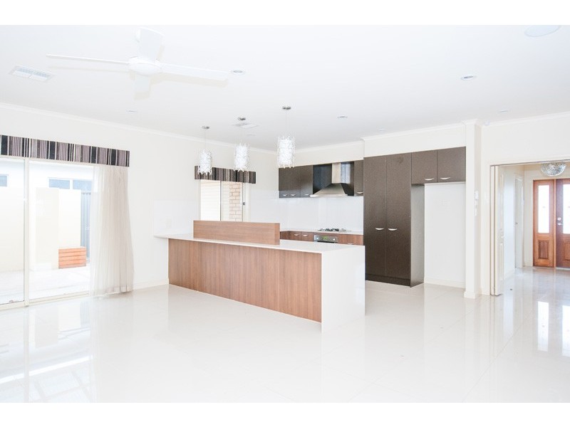 1 Hawick Ave, Blakeview SA 5114