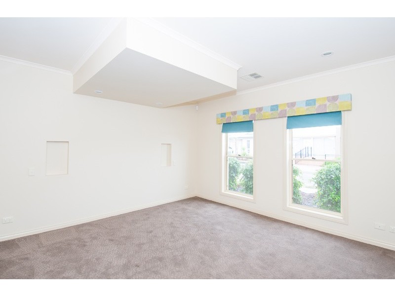 1 Hawick Ave, Blakeview SA 5114