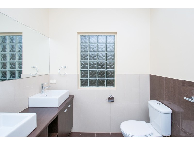 1 Hawick Ave, Blakeview SA 5114