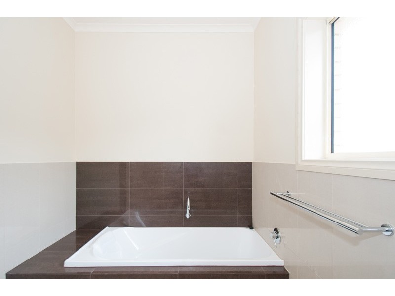 1 Hawick Ave, Blakeview SA 5114