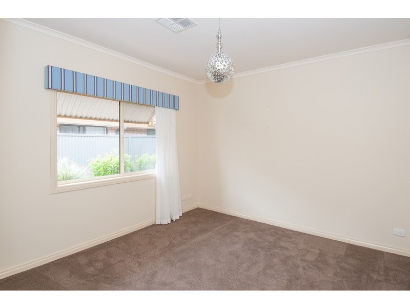 1 Hawick Ave, Blakeview SA 5114