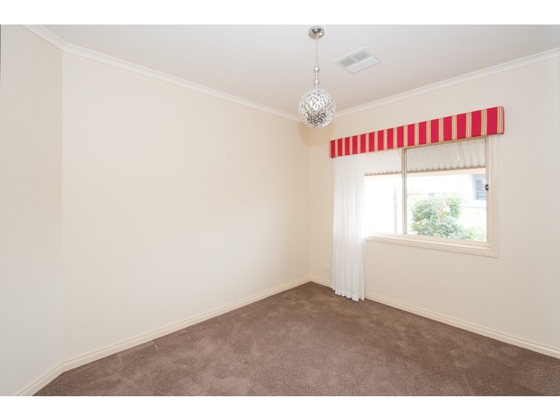 1 Hawick Ave, Blakeview SA 5114