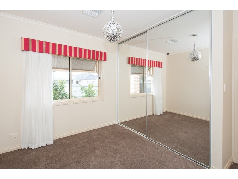 1 Hawick Ave, Blakeview SA 5114